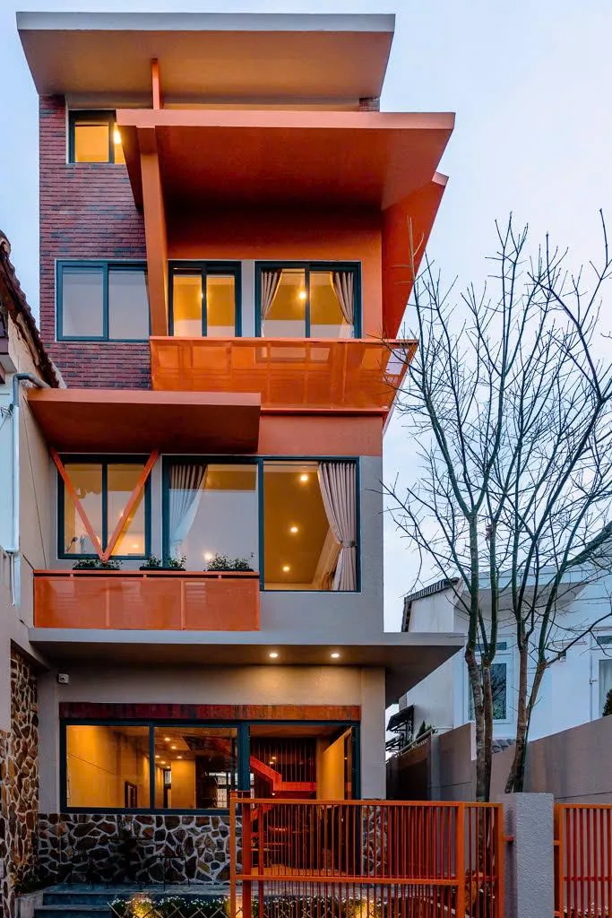 Frames Villa